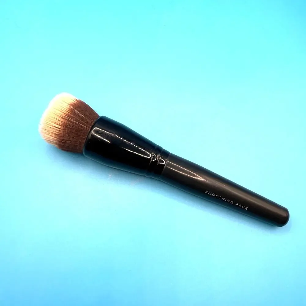 bareMinerals Smoothing Face Makeup Brush